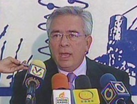 Los delitos de Bárcenas dividen al PP: unos piden dimisión y otros prefieren capear el temporal