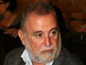 Lara echa más leña al fuego en la rebelión de Barreda contra Zapatero, de la que dice que 'cuenta con el respaldo de Bono'