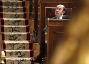 Rubalcaba reprocha a Rajoy no haber presentado antes los Presupuestos para ablandar a Europa