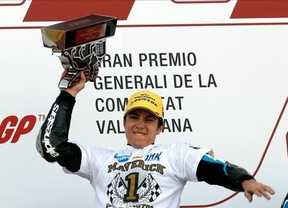 Viñales se corona campeón del mundo de Moto3 tras vencer en la última vuelta de Cheste