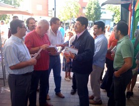 Avril Lavigne se convierte en Alicia en el País de las Maravillas