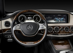 Lujoso salpicadero del Clase S de Mercedes Benz