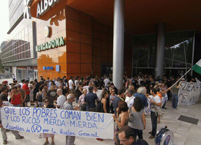 La tensión a las puertas del Mercadona de Vallecas disuade a los sindicalistas de llevar a cabo un nuevo asalto