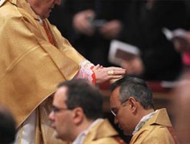 Papa Bendicto XVI ordenó como obispo al venezolano Edgar Peña Parra