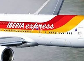 Iberia presenta 'Iberia Express', la línea de bajo coste que desató la polémica  