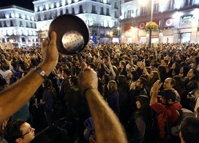 Miles de personas protestan en la 'cacerolada' contra una deuda "ilegítima y odiosa"