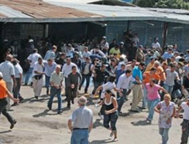 Aznar tiene un doble, es polaco y es cantante