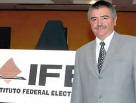 El Parlament catalán aprueba celebrar referéndums, pero con permiso del Estado