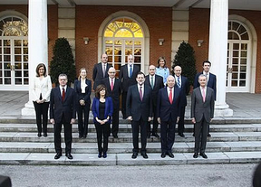 Primera aparición de Rajoy y sus ministros en el banco azul 