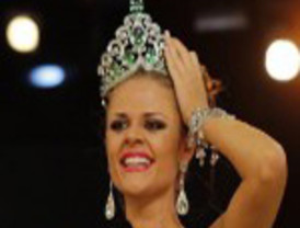 Claudia Shiess, electa Miss Ecuador
