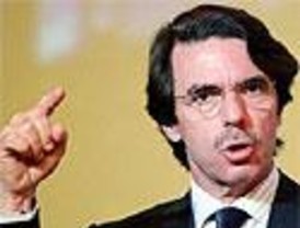 Aznar critica la política de 