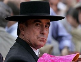 San Isidro. Los bueyes de Samuel se cargan la tarde con ayuda de Padilla y Ferrera