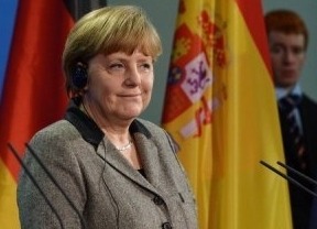 Merkel maniobra ya en la sombra para colocar a su 'tapada' al frente de la Comisión