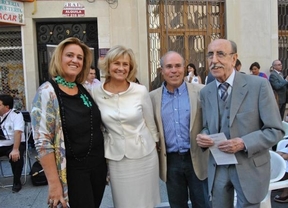 El actor Jesús Guzmán y la cuchillera Arcos, medalla de oro de AMITE