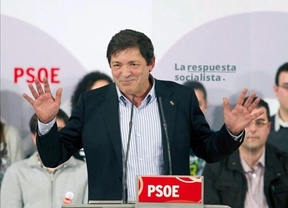 Javier Fernández (PSOE), ganador en Asturias, evita hablar del pacto de derechas: asume la responsabilidad de gobernar