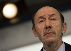 Rubalcaba se lava las manos: deja a los 'barones' la decisión de que los militantes del PSOE elijan a su sucesor 