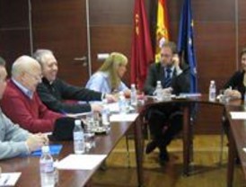 Sindicatos proponen a Gobierno sus propuestas, centradas en la reforma 'casi total' del capítulo 1 de la Ley de recortes