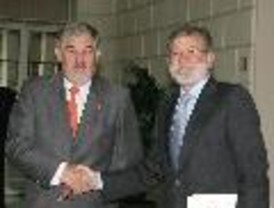 Ibarra abre sus teléfonos y despachos para que Conde Pumpido investigue