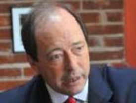 El socavón registrado en la A-92 en Jun provocará el corte de uno de los carriles durante tres meses