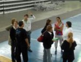 Interrumpir un Pleno vasco cuesta como un 'cheque-bebé'