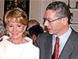 Esperanza Aguirre, exultante de gozo a pesar de su enfrentamiento con Gallardón