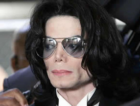 El submarino emerge en Glasgow pero con la mirilla en Manchester