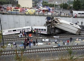 El tren descarriló a 153 km/h con el conductor hablando por teléfono