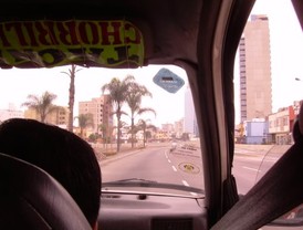 El rey de la tecnocumbia ecuatoriana hace noticia por su propio perfume