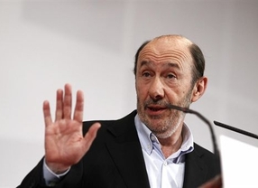 Rubalcaba tomas las riendas: acusa a Rajoy y a su Gobierno de 'mentir' a sabiendas de que mentía