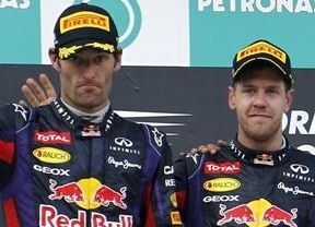 Vettel echa sal en la herida de Red Bull: 