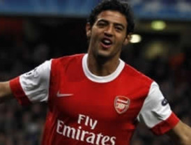 Wenger prefiere que Vela sea cedido a un equipo inglés