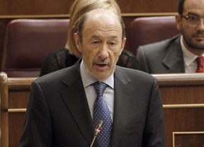 Rubalcaba exige transparencia sobre el rescate y Rajoy dice que a lo mejor no es necesario