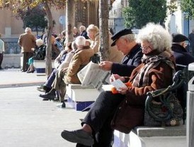 Dos de cada tres votantes del PSOE-A no están de acuerdo con el aumento de la edad de jubilación hasta los 67 años