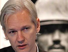 Analiza EE.UU. presentar cargos criminales VS Assange