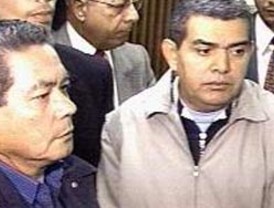 Sin la fe de vida de Ingrid Betancourt llega Chávez a París