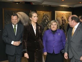 La Infanta Elena entregó  los premios a caballos de pura raza española