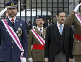 El Rey elogia la contribución de las Fuerzas Armadas 'al esfuerzo de austeridad'