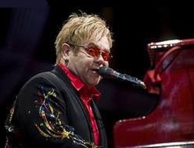 Elton John no espera que le inviten a la boda real