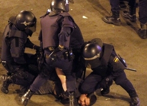 La Policía asegura que se estudia prohibir la grabación de antidisturbios en acción