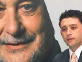 El 'número 2' de Griñán intenta abandonar el 'barco' tras la polémica sobre las ayudas que recibió su esposa