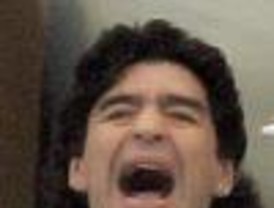 La “mano de Dios” sigue ayudando a Maradona