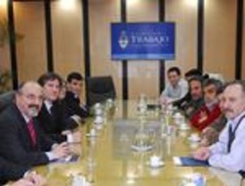 Miembros del Gobierno desmienten haber negociado con ETA listas de ANV