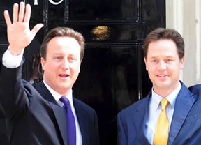 ¡Bienvenido Mr. Cameron y... Mr. Clegg!