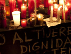 Caen las acciones de Apple tras las críticas de los consumidores al iPhone 4