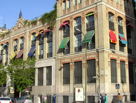 De la Vega y Zaplana 'se pelean' por el 27-M: 'Normalmente se felicita a los ganadores'