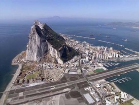 El PP denuncia la expansión de Gibraltar 'por tierra, mar y aire'