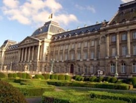 Reina de Inglaterra busca un jardinero