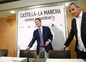 Page con el candidato del PSOE en Valdepeñas (dcha,)