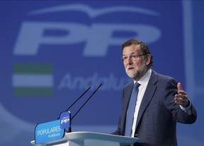 Rajoy vuelve a 'apoyarse en sus bastones' de recuperación y empleo para pedir el voto en Andalucía