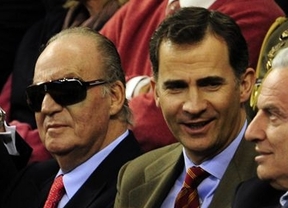 Don Juan Carlos tomó la decisión de abdicar en enero y lleva desde entonces preparando con Rajoy el proceso sucesorio